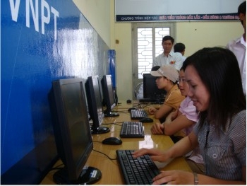 Khách hàng sử dụng dịch vụ Internet tốc độ cao của VNPT Dak Lak - Dak Nông.