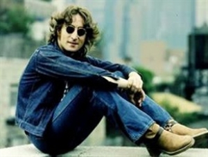Người hâm mộ trên khắp thế giới đã có nhiều hoạt động kỷ niệm sinh nhật lần thứ 70 của John Lennon, một huyền thoại, linh hồn của "tứ quái" Beatles từng thống trị làng âm nhạc thế giới những năm 1960 của thế kỷ trước và trái tim hàng triệu triệu người trên hành tinh. Không chỉ là một ca sĩ, nhạc sỹ nhạc rock nổi tiếng, John Lennon còn là một nhà hoạt động vì hòa bình. Tên tuổi và phần lớn sự nghiệp âm nhạc của ông gắn liền với ban nhạc The Beatles. Năm 2002, trong cuộc bầu chọn 100 người Anh vĩ đại nhất, Lennon được đứng vị trí số 8. Năm 2004, tạp chí Rolling Stone xếp ông thứ 38 trong danh sách "Những con người bất tử: năm mươi nghệ sỹ vĩ đại nhất mọi thời đại"