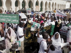 Người dân nhiều nước biểu tình tại phản đối chiến dịch quân sự của liên quân tại Libya. Nguồn: AFP/TTXVN