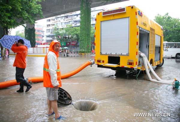 Mưa lớn cũng khiến thành phố Nam Kinh, thủ phủ tỉnh Giang Tô ở phía Đông Trung quốc ngập lụt vào ngày 18-6. Ảnh: Xinhua