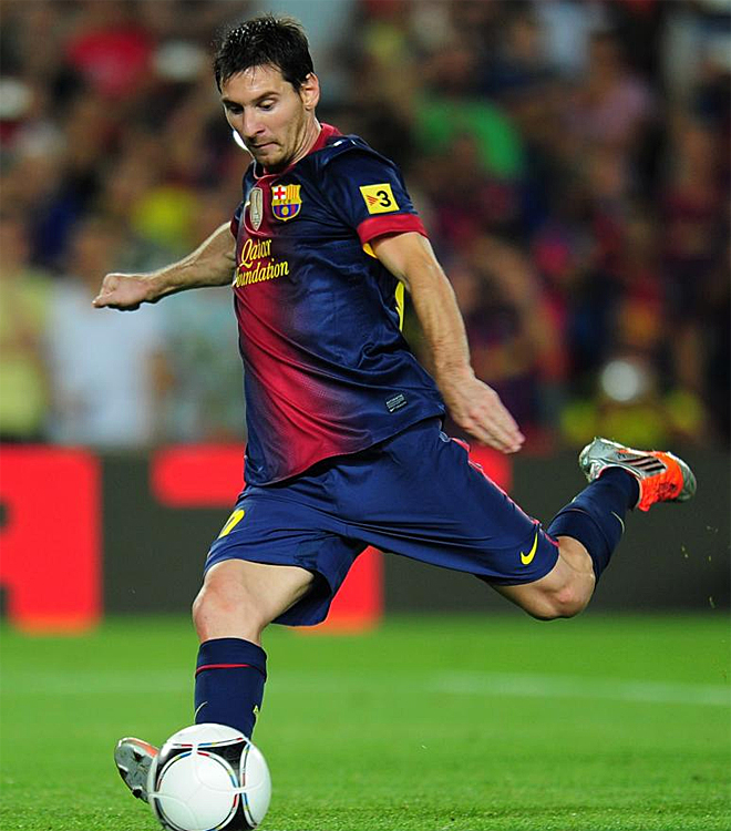 Sau đó, Messi nâng tỷ số lên 2-1 từ chấm phạt đền