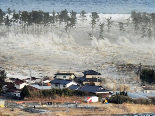 Sóng thần đã gây thiệt hại nặng nề cho Nhật Bản trong trận động đất vào năm ngoái. Ảnh: Internet