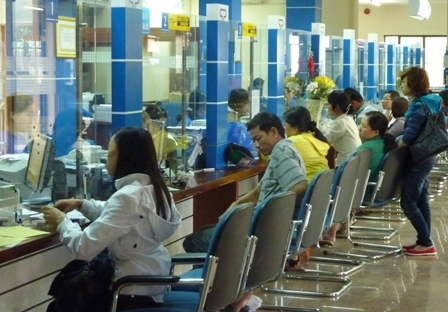 Khách hàng giao dịch tại Vietinbank Dak Lak (ảnh minh họa)
