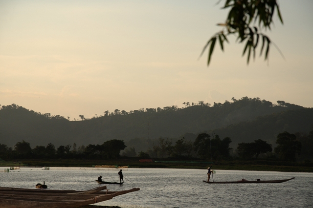  Thắng cảnh Hồ Lak là một trong những sản phẩm du lịch nổi bật của  Dak Lak.