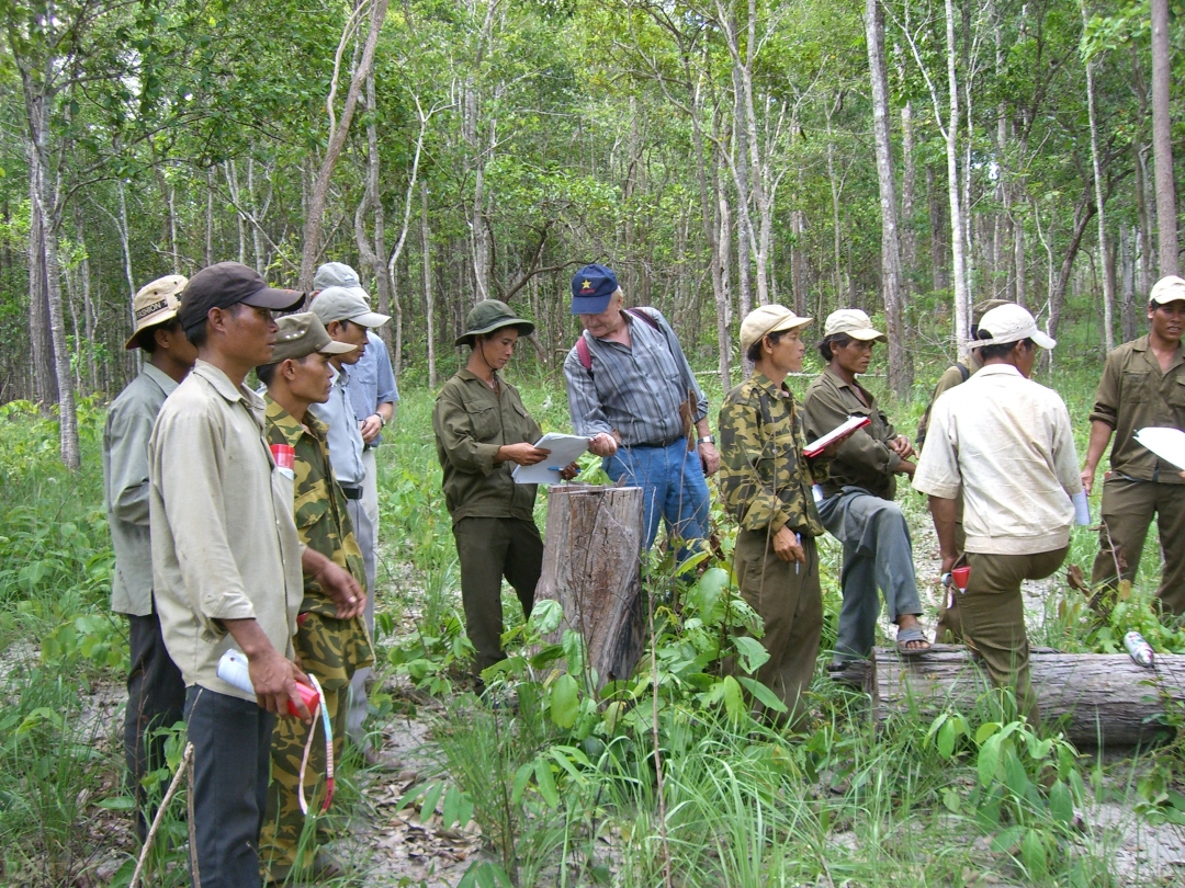 Để quản lý bảo vệ rừng có hiệu quả rất cần sự tham gia tích cực của cộng đồng, người dân.