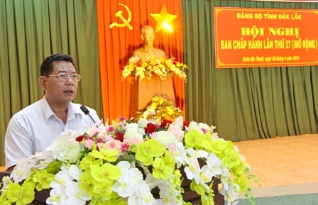 Ủy viên Trung ương Đảng, Bí thư Tỉnh ủy, Chủ tịch HĐND tỉnh Niê Thuật phát biểu tại Hội nghị
