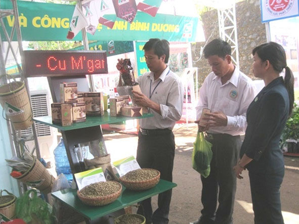 Sản phẩm Cà phê Buôn Ma Thuột tham dự triển lãm  tại Hội chợ công nghệ, thiết bị ở Dak Nông.