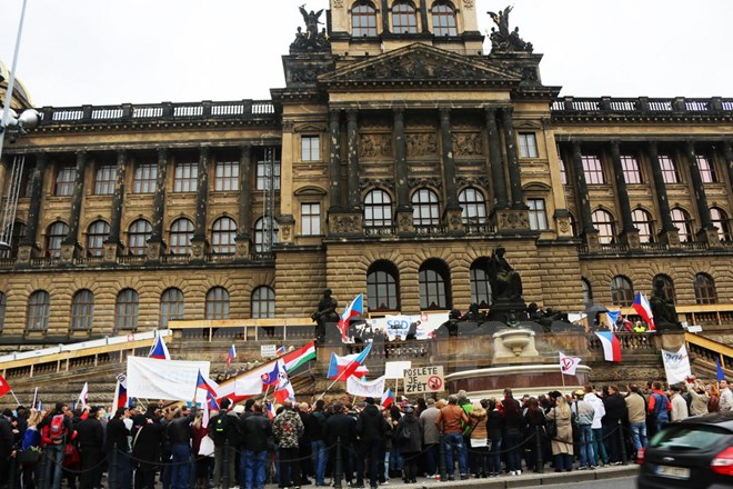 Míttinh phản đối người nhập cư tại Prague (Séc) chiều 17-10. (Ảnh: Vietnam+)