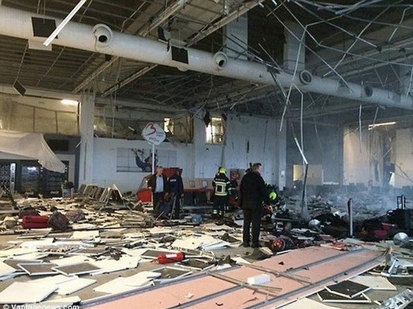 Cảnh hoang tàn sau vụ đánh bom ở Brussels. (Nguồn: AP)