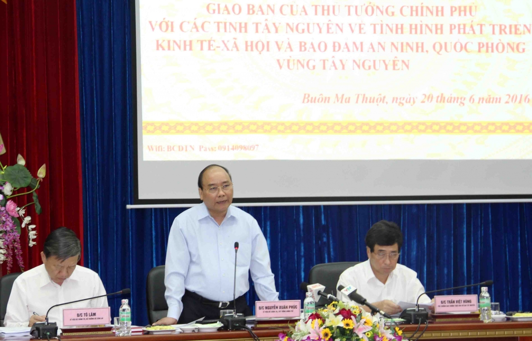 Thủ tướng Nguyễn Xuân Phúc phát biểu chỉ đạo tại Hội nghị giao ban