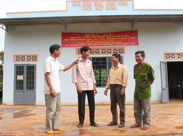 Nhà sinh hoạt cộng đồng thôn Hiệp Hưng do người dân góp toàn bộ kinh phí.