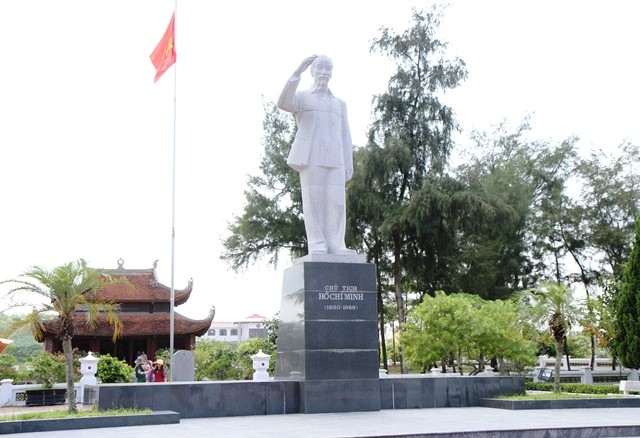 Nhà tưởng niệm Chủ tịch Hồ Chí Minh