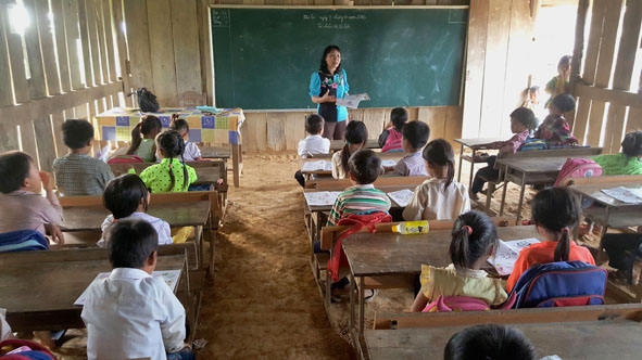Một tiết học của lớp 2G Trường Tiểu học Cẩm Phong (xã Hòa Phong, huyện Krông Bông).  