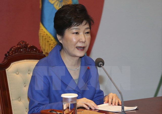 Tổng thống Park Geun-hye tại phiên họp nội các khẩn ở thủ đô Seoul ngày 9/12. (Nguồn: AP/TTXVN)