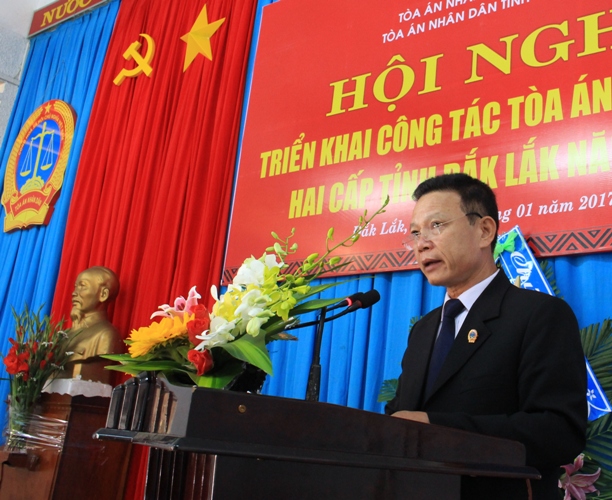Chánh án TAND tỉnh Nguyễn Duy Hữu phát biểu khai mạc hội nghị.