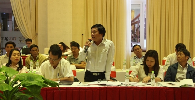 Đại diện Ban quản lý Dự án VnSAT Đắk Lắk trình bày những khó khăn, vướng mắc khi thực hiện Dự án