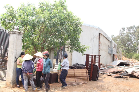 Công trình xây dựng trái phép trên đất quy hoạch (phường Tân Lập) bị cưỡng chế tháo dỡ
