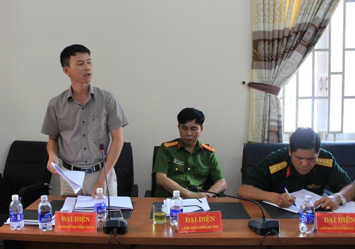 Phó Giám đốc Sở Giao thông- Vận tải Lê Công Du trả lời kiến nghị của huyện Krông Pắc.