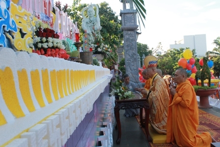 Ban trị sự GHPGVN tỉnh cử hành nghi lễ cúng dường Đại lễ Phật đản.