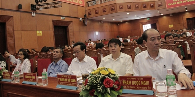 Các đại biểu tham dự Hội nghị toàn quốc 1 năm thực hiện Chỉ thị 05-CT/TW tại điểm cầu Đắk Lắk