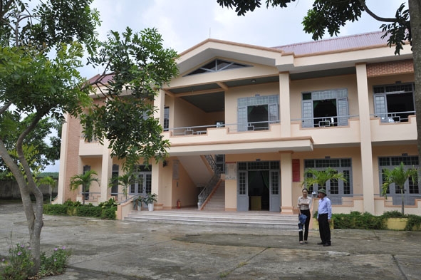 Huyện M'Đrắk đang gấp rút sửa chữa cơ sở vật chất trường lớp trước thềm năm học mới 2017-2018.