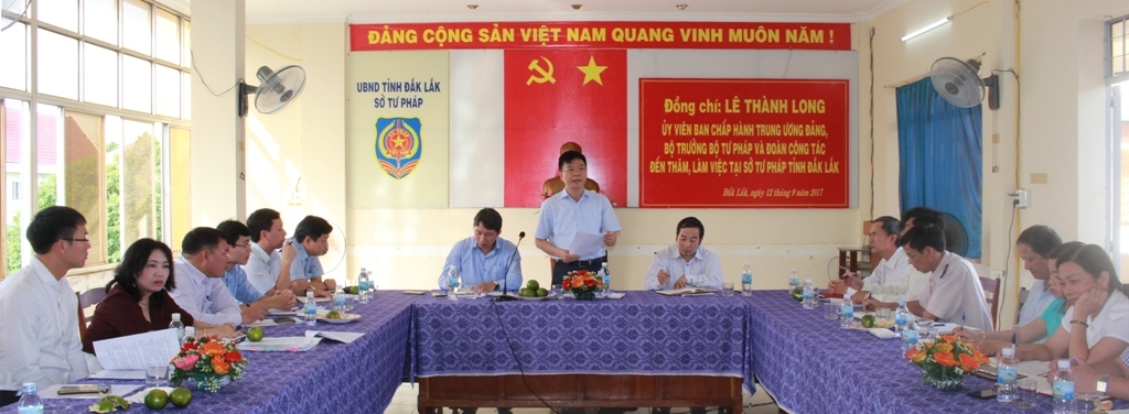Bộ trưởng Bộ Tư pháp Lê Thành Long làm việc với Sở Tư pháp.