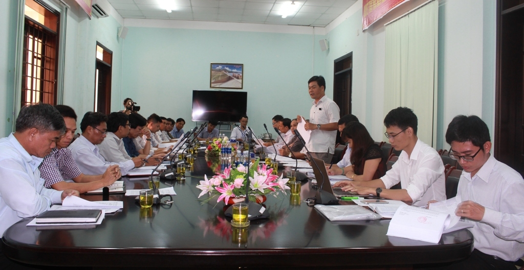 Đoàn kiểm tra cải cách hành chính làm việc với UBND huyện Ea Kar.