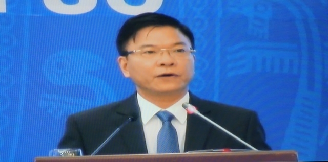 Bộ trưởng Bộ Tư pháp Lê Thành Long phát biểu tại hội nghị. 