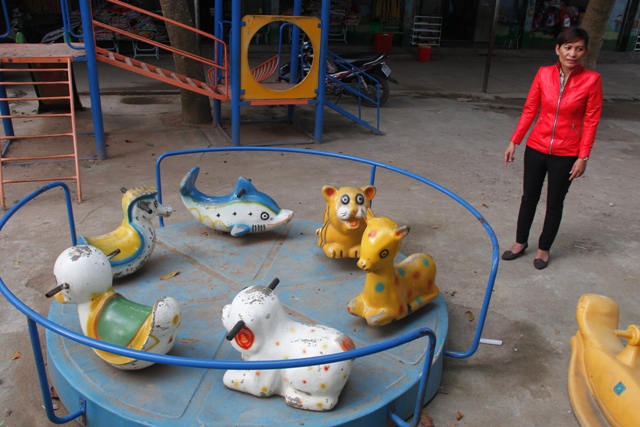 Thiết bị đồ dùng, đồ chơi ngoài trời của Trường Mầm non Hoa Pơ Lang không bảo đảm an toàn cho trẻ. 