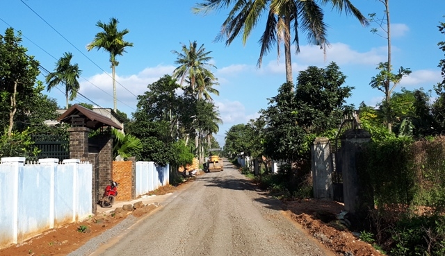 Làm đường giao thông nông thôn ở xã Ea Tu (TP. Buôn Ma Thuột)
