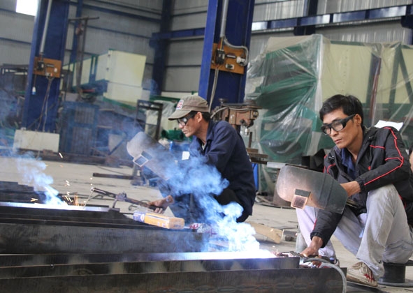 Sản xuất cơ khí tại Công ty TNHH Xuân Hòa, Cụm công nghiệp Tân An 1 (TP. Buôn Ma Thuột).  