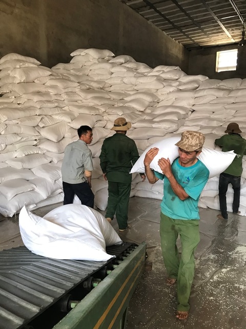 Chi cục Dự trữ Nhà nước Đắk Lắk xuất cấp gạo trong dịp Tết Nguyên đán Mậu Tuất 2018 