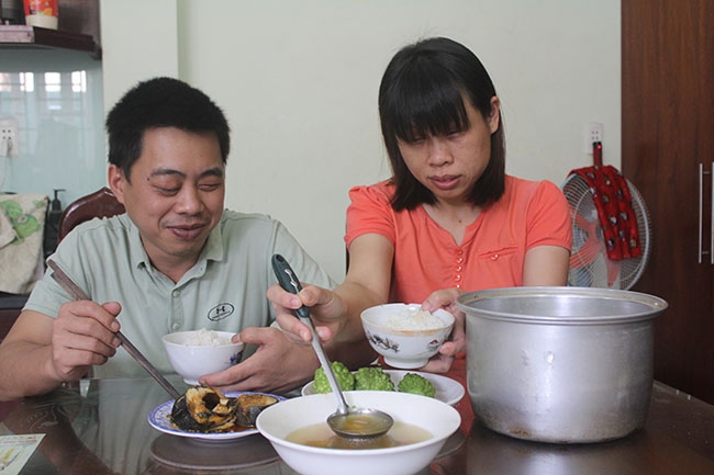 Hạnh phúc giản dị của gia đình anh Nguyễn Thành Trung.