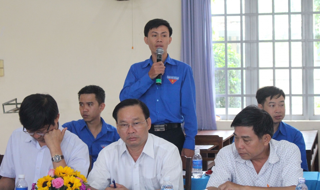 Đại diện Đoàn phường Khánh Xuân tham gia đóng góp ý kiến tại hội nghị