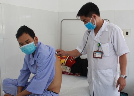 Bệnh nhân lao phổi điều trị tại Bệnh viện Lao và bệnh phổi tỉnh.