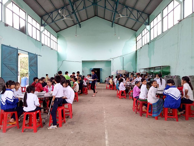 Nhà ăn dành cho học sinh bán trú tại Trường Phổ thông dân tộc bán trú THCS Tô Hiệu (xã Cư San).    