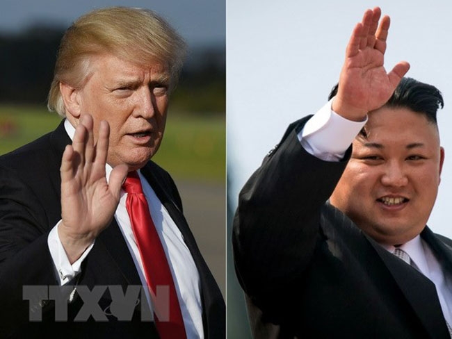 Tổng thống Mỹ Donald Trump (trái)  và nhà  lãnh đạo Triều Tiên Kim Jong-un.  (Ảnh:  TTXVN)
