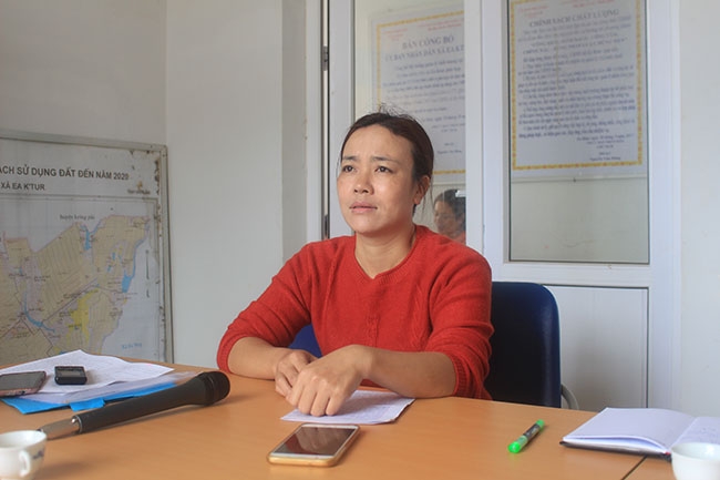 Bà Nguyễn Thị Tuyết Nga đang trình báo về hành vi bạo hành cháu N.T.D.