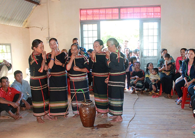 Người dân buôn Phơng, xã Ea Tul, huyện Cư M’gar luôn giữ gìn, phát huy nét văn hóa truyền thống của dân tộc Êđê.