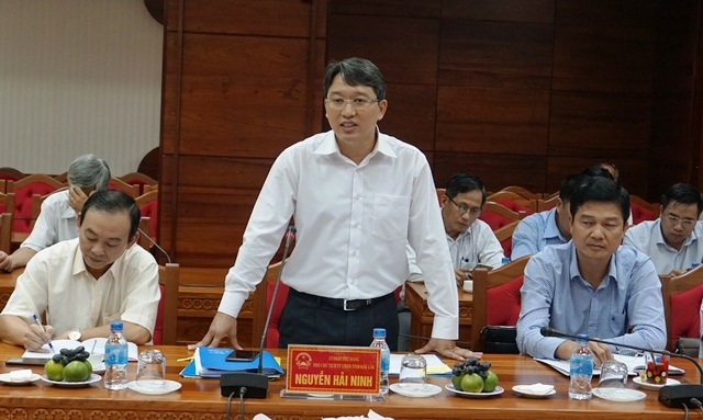 Phó Chủ tịch Thường trực UBND tỉnh Nguyễn Hải Ninh phát biểu tại buổi làm việc.