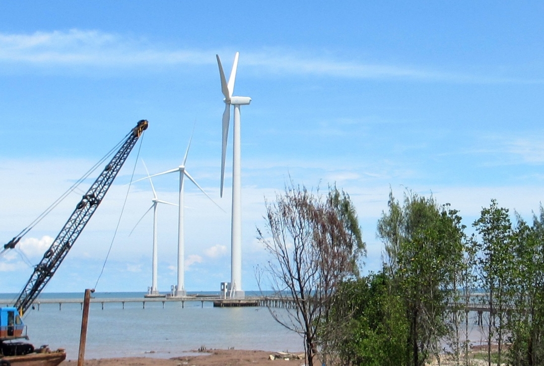 Công trình điện gió  ở khu vực biển Nhà Mát.   