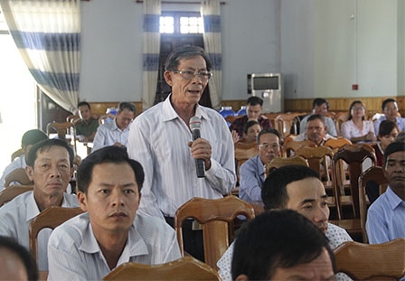 Cử tri thị trấn Krông Kmar phát biểu ý kiến
