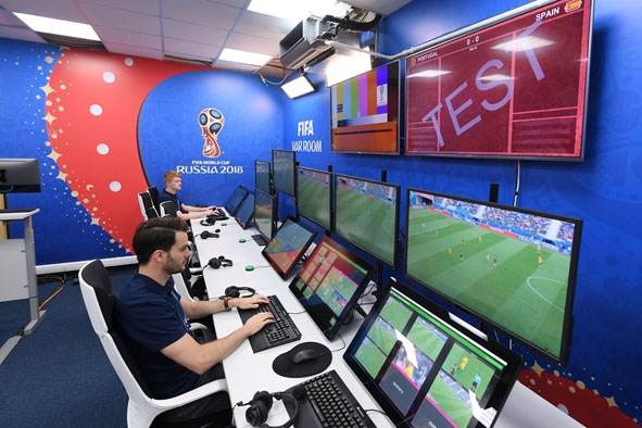Công nghệ VAR lần đầu được sử dụng tại World Cup 2018. Ảnh: Internet