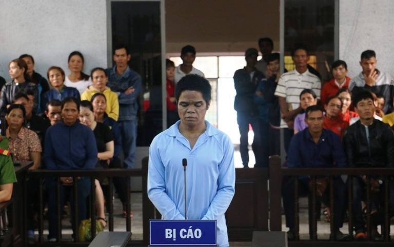 Bị cáo Y Nơn Hmok tại phiên tòa sơ thẩm.