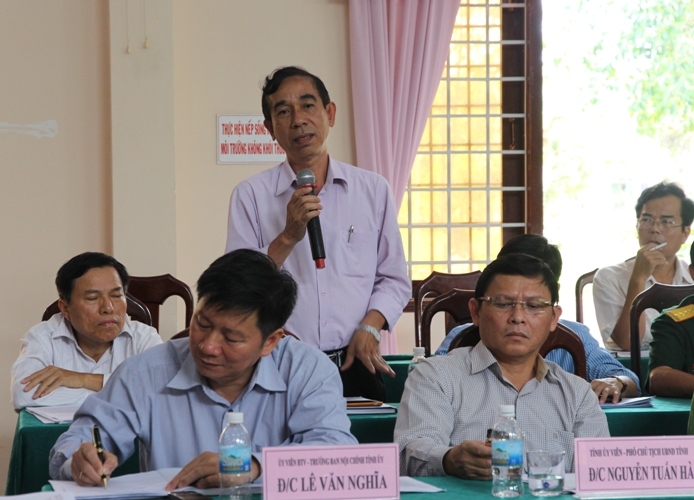 Đại diện lãnh đạo Sở Kế hoạch-Đầu tư giải đáp một số kiến nghị, đề xuất của Ban Thường vụ huyện MĐrắk.