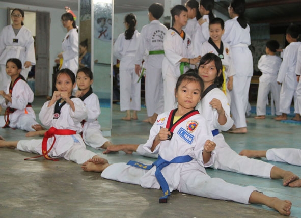 Một buổi tập của CLB Taekwondo tại Nhà Văn hóa Thanh  thiếu nhi tỉnh.  