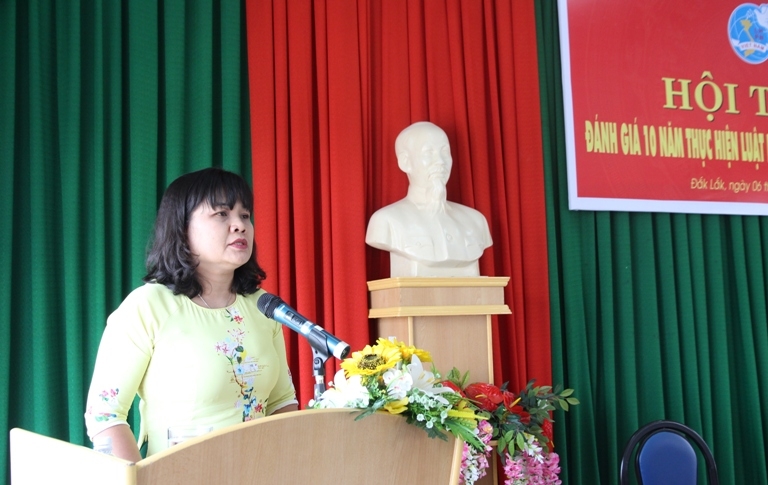 Phó Chủ tịch UBND tỉnh H’Yim Kđoh phát biểu tại hội thảo. 