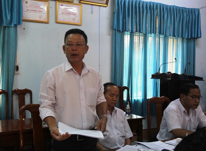 Chánh án TAND tỉnh Nguyễn Duy Hữu trao đổi một số ý kiến với Đoàn giám sát.