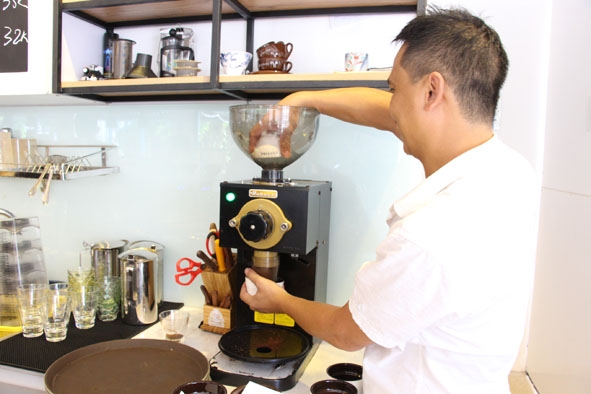 Rang cà phê phục vụ hội đồng thử nếm cà phê đặc sản tại TP. Buôn Ma Thuột vào cuối tháng 6-2018. 