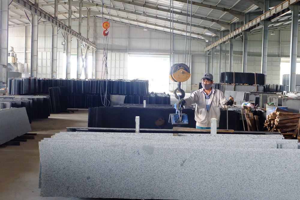 Hoạt động sản xuất đá granit trên địa bàn Đắk Lắk. Ảnh minh họa